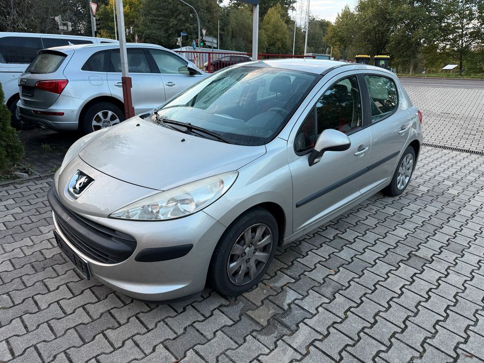 Peugeot 207 1.4 (95PS) Motor und Getriebe Top