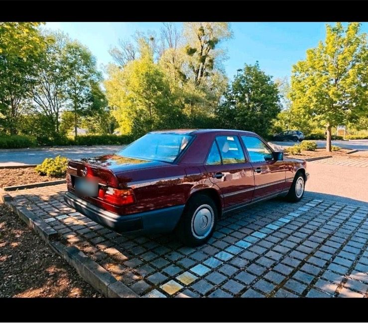Mercedes Benz W124 230E