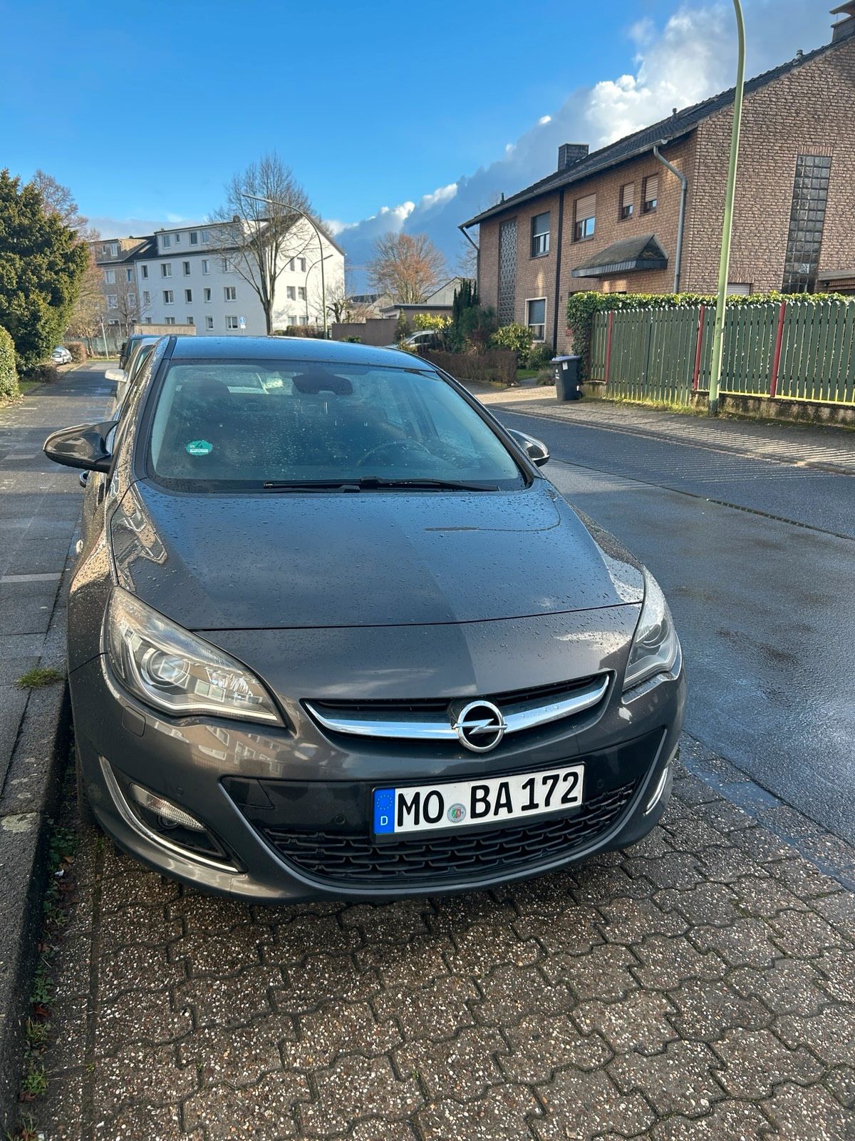 Ich verkaufe mein Opel Astra für 4,500€ (mit Verhandlung)