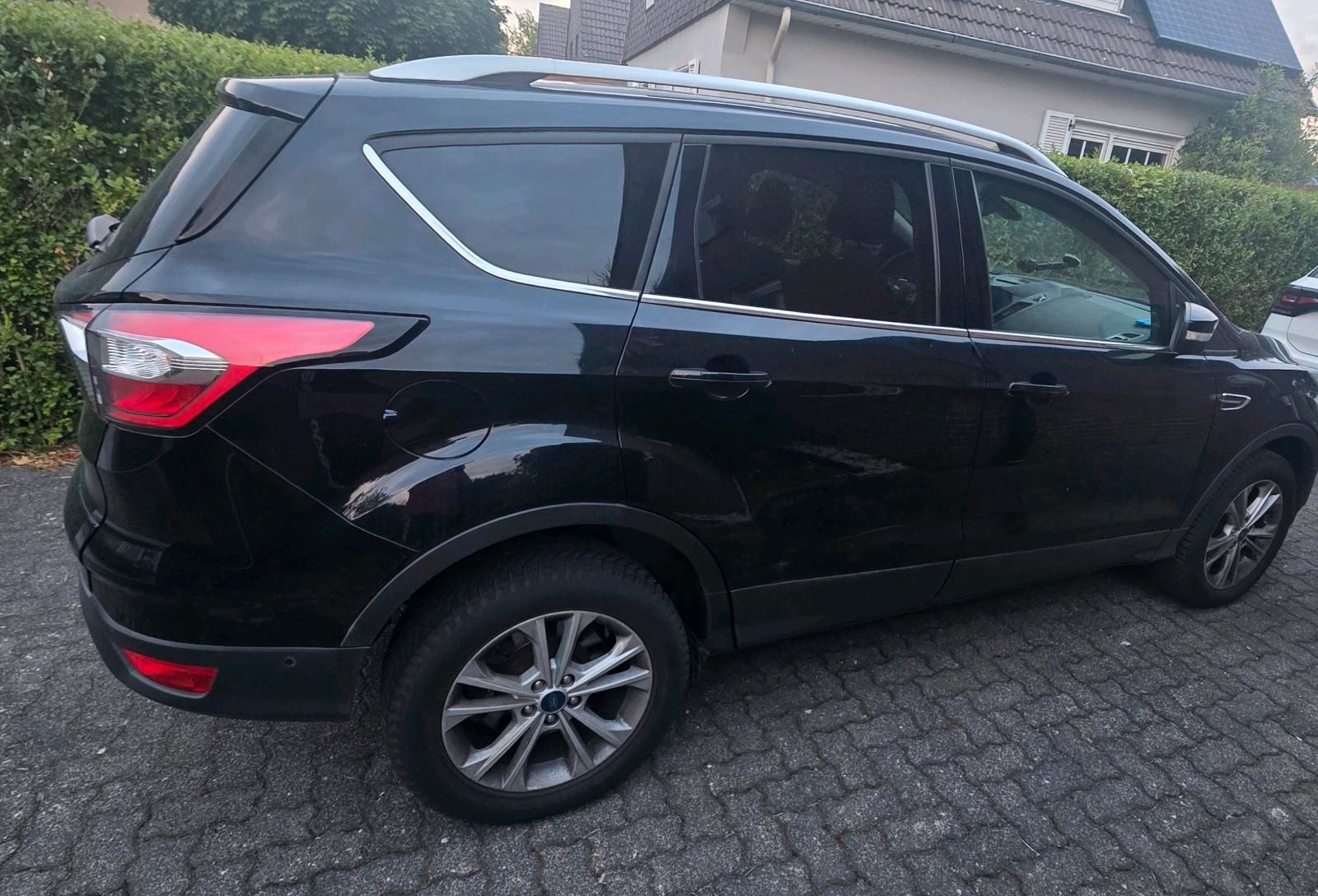 Ford Kuga 1.5 EcoBoost Titanium Automatik