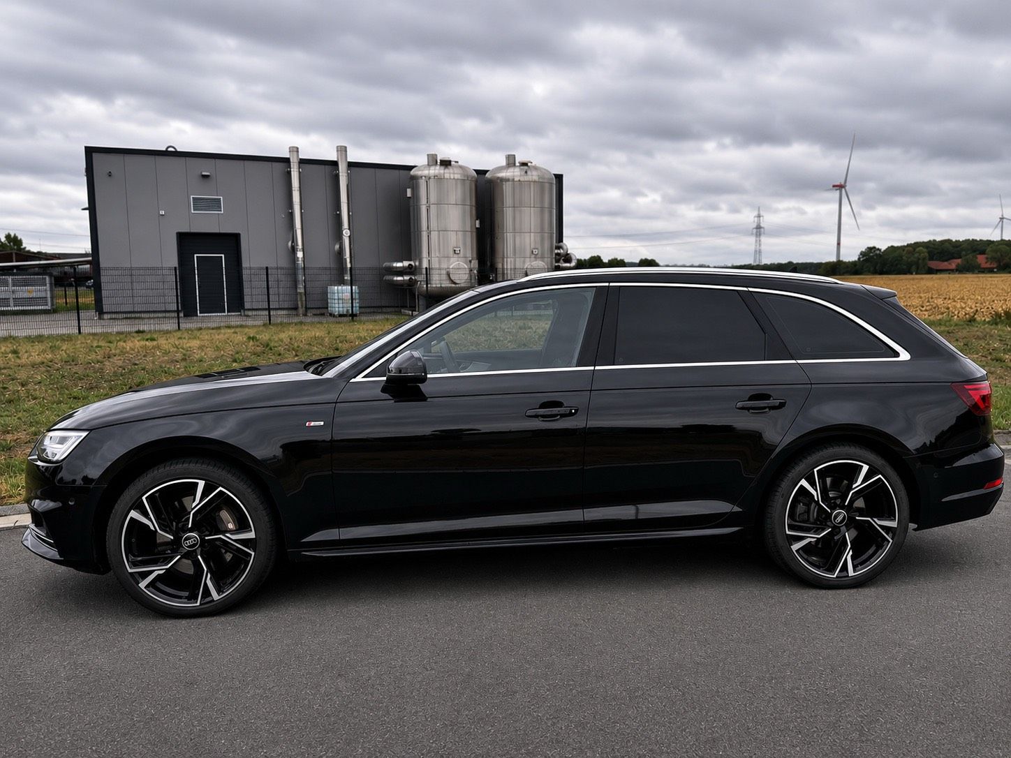 Audi A4 Avant S line | 2.0 TFSI 252 PS | AHK | Pano | HUD | 8fach