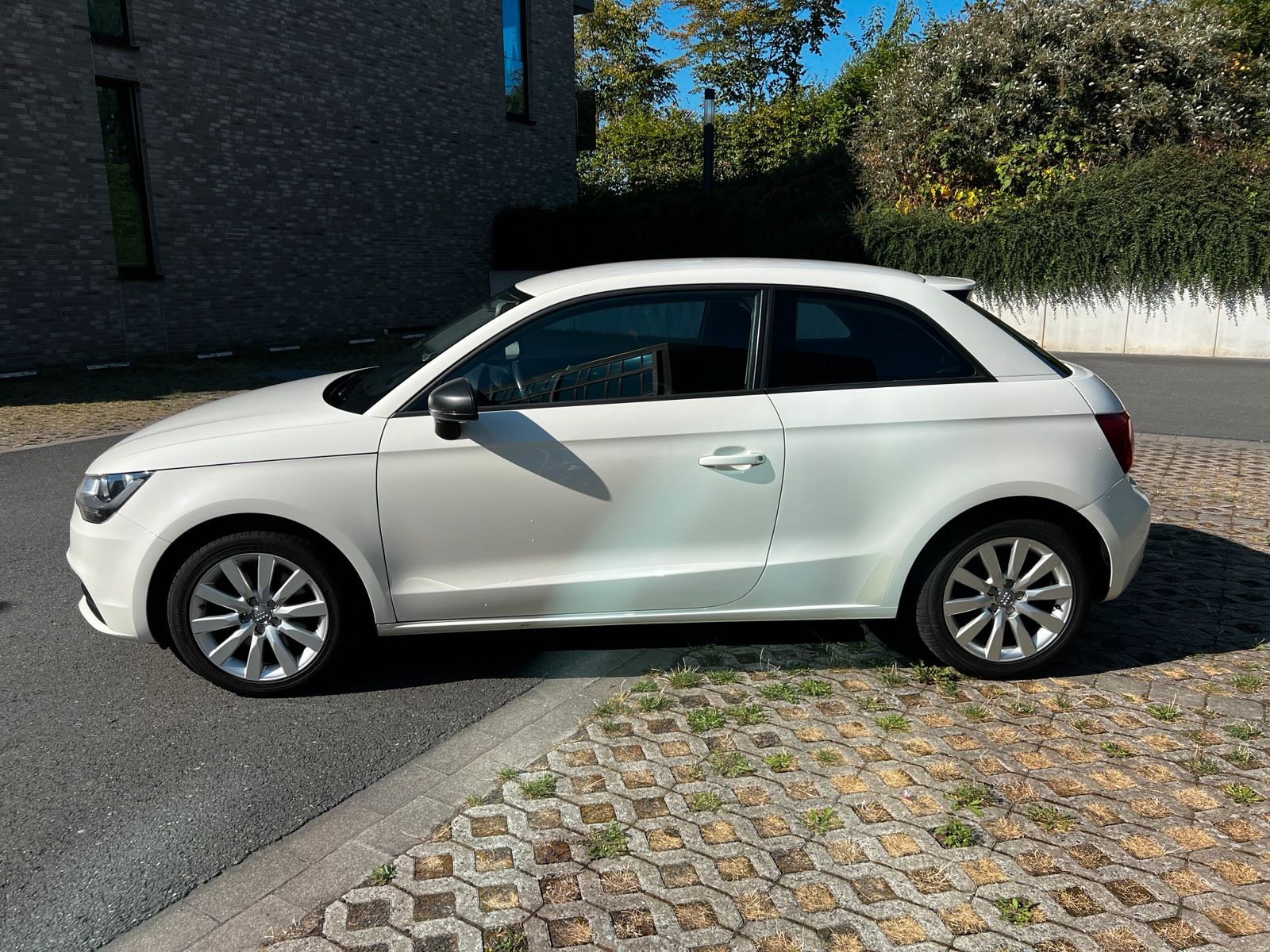 Audi A1 1,6 TDI Tüv service neu 8x bereift!