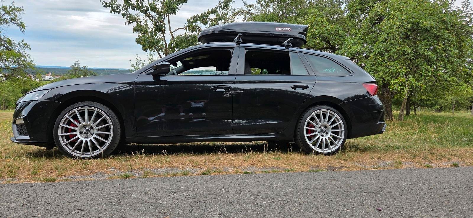 Skoda. Oktavia RS
