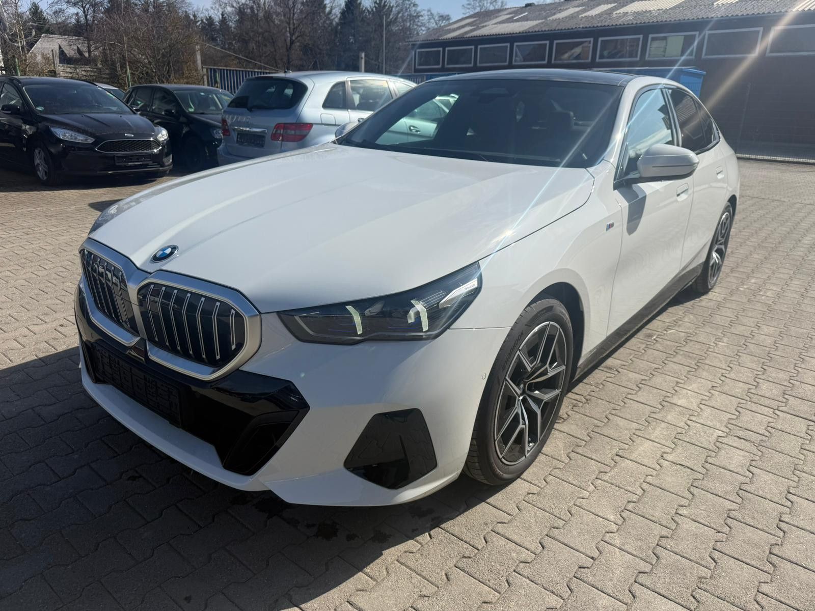 BMW G30 5er Limousine 520i MSport Pano 19'' B&W Led