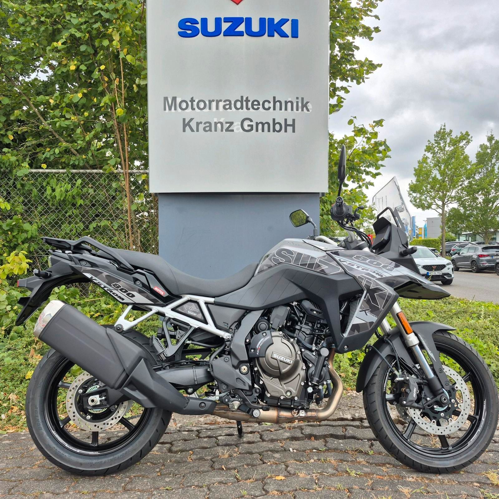 Suzuki V-Strom 800 XROAD Edition