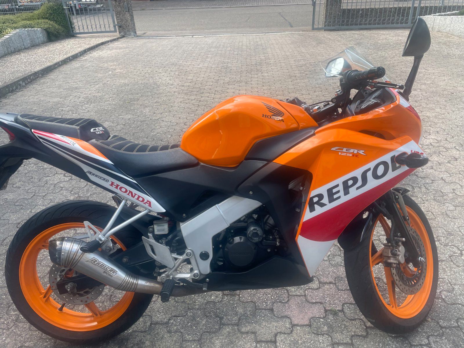 Honda CBR 125 R Repsol Radical Racing