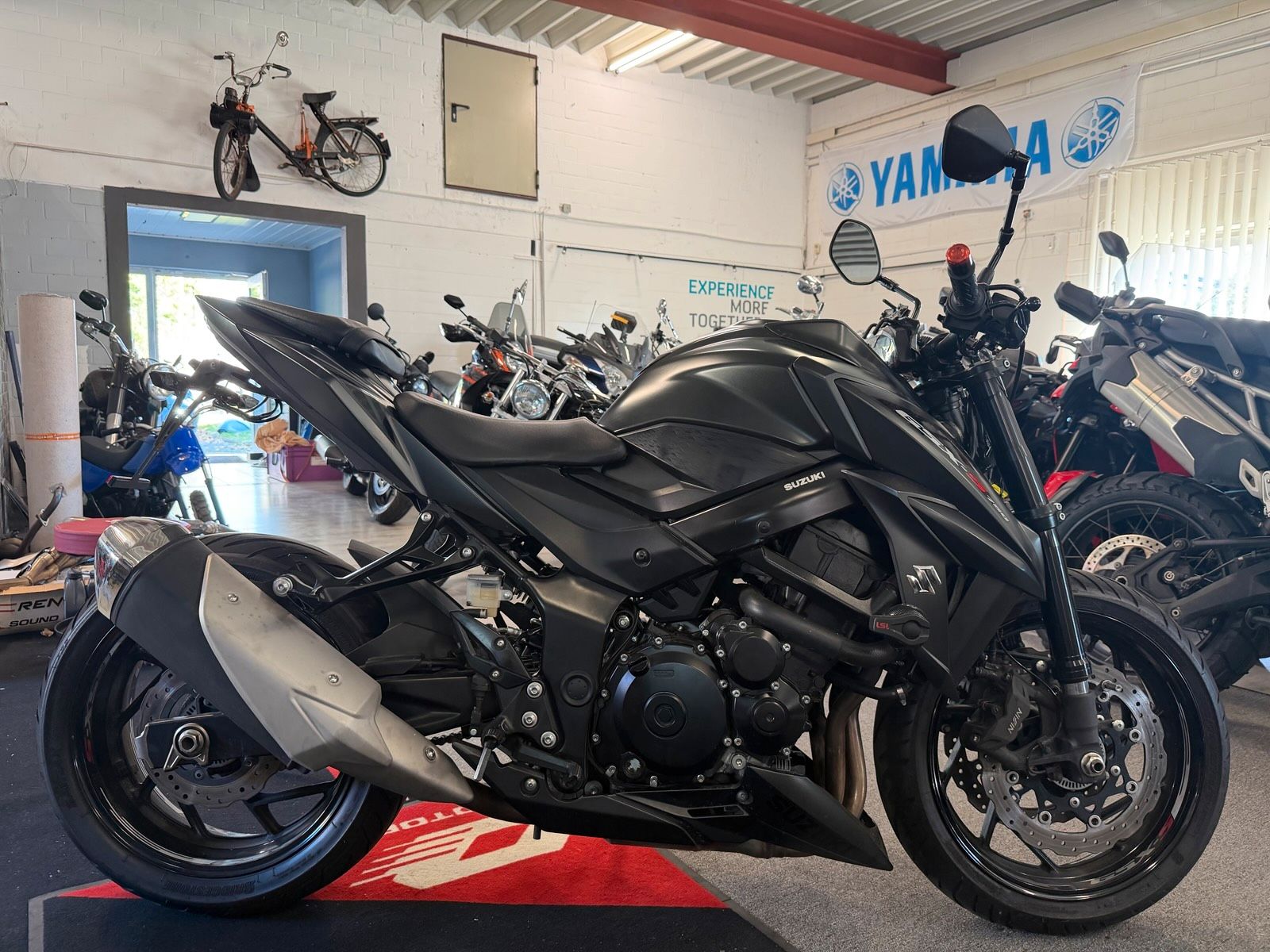 Suzuki GSX-S750*2020* Unfall/Beschädigt/Defekt* Motor läuft