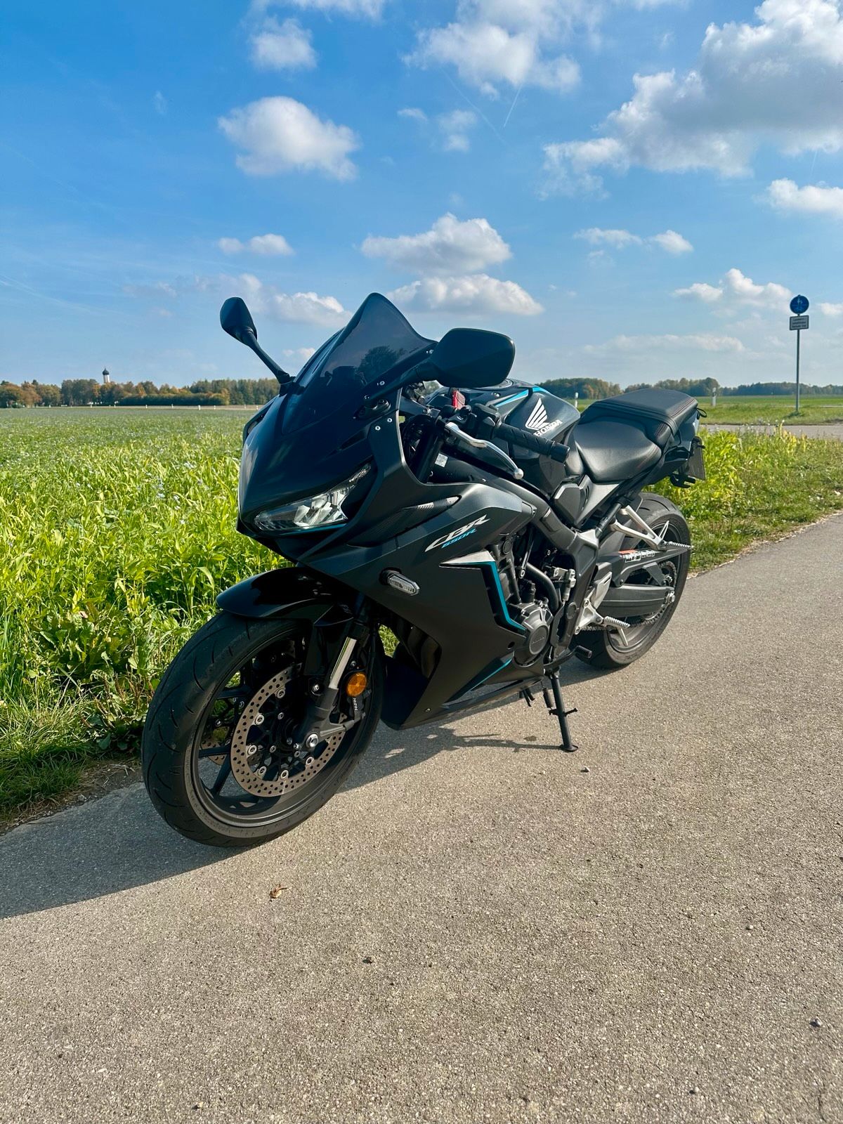 Honda CBR650R 48PS inkl. Mivv Komplettanlage, Quickshifter, etc.