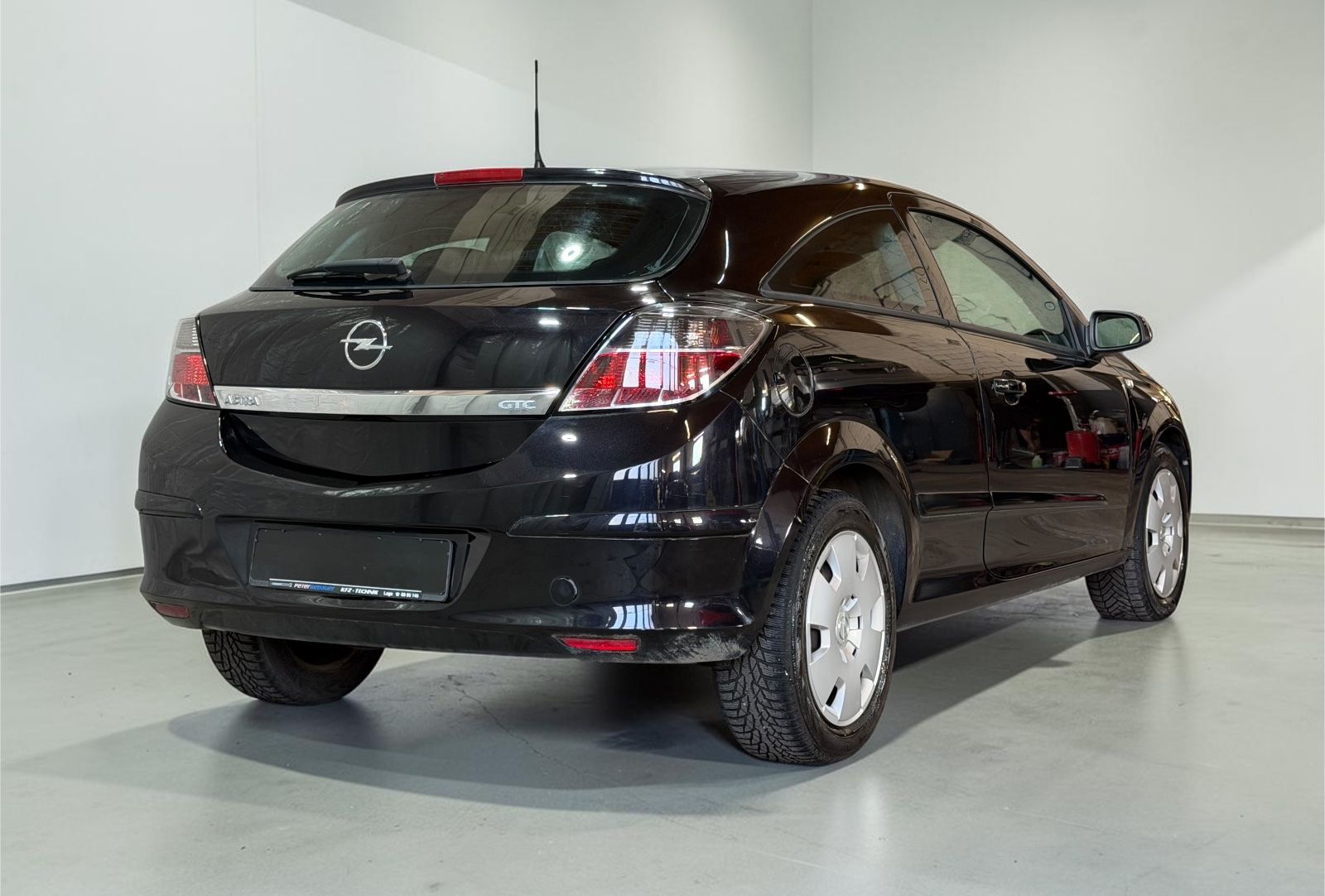 Opel Astra GTC - 1.6L/TÜV NEU/Garagenfahrzeug/ServiceNEU/Gepflegt