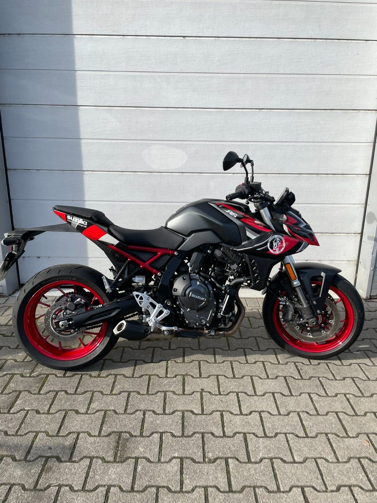 SUZUKI GSX-8S M5