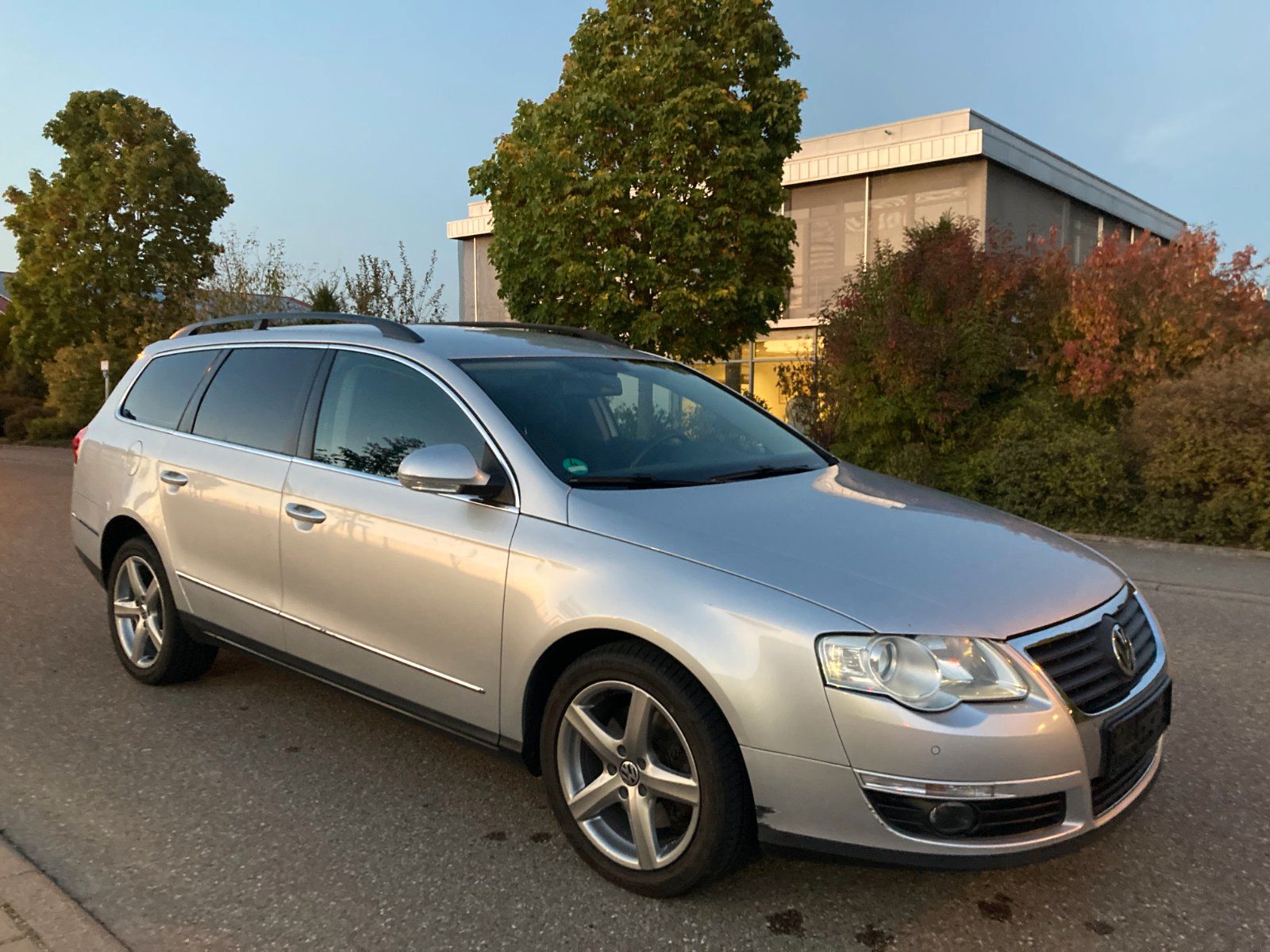 VW Passat Variant B6 2.0 TDI DSG *Nivomat*Euro5*AHK*TÜV 09/2028*