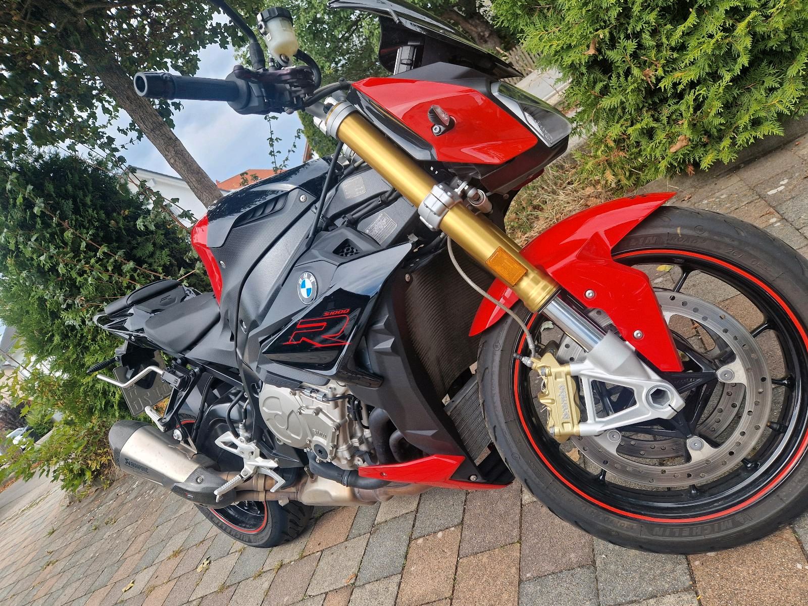 BMW S1000R,12tkm,ne. Reifen+Service, Akra.& 3000,-€ Motor-Upgrade