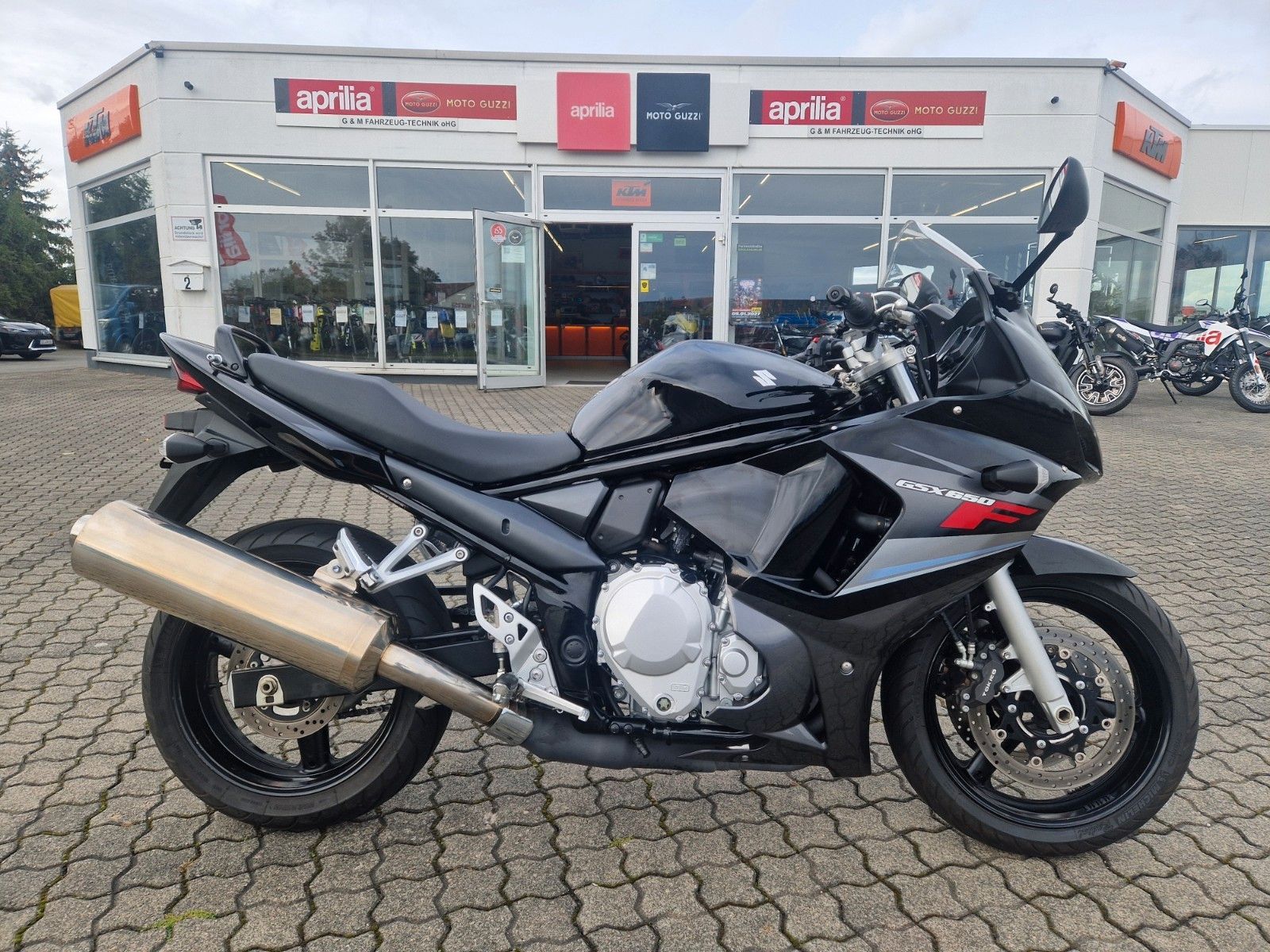 Suzuki GSX 650 F erst 12672 km ab 1,9%eff. Zins