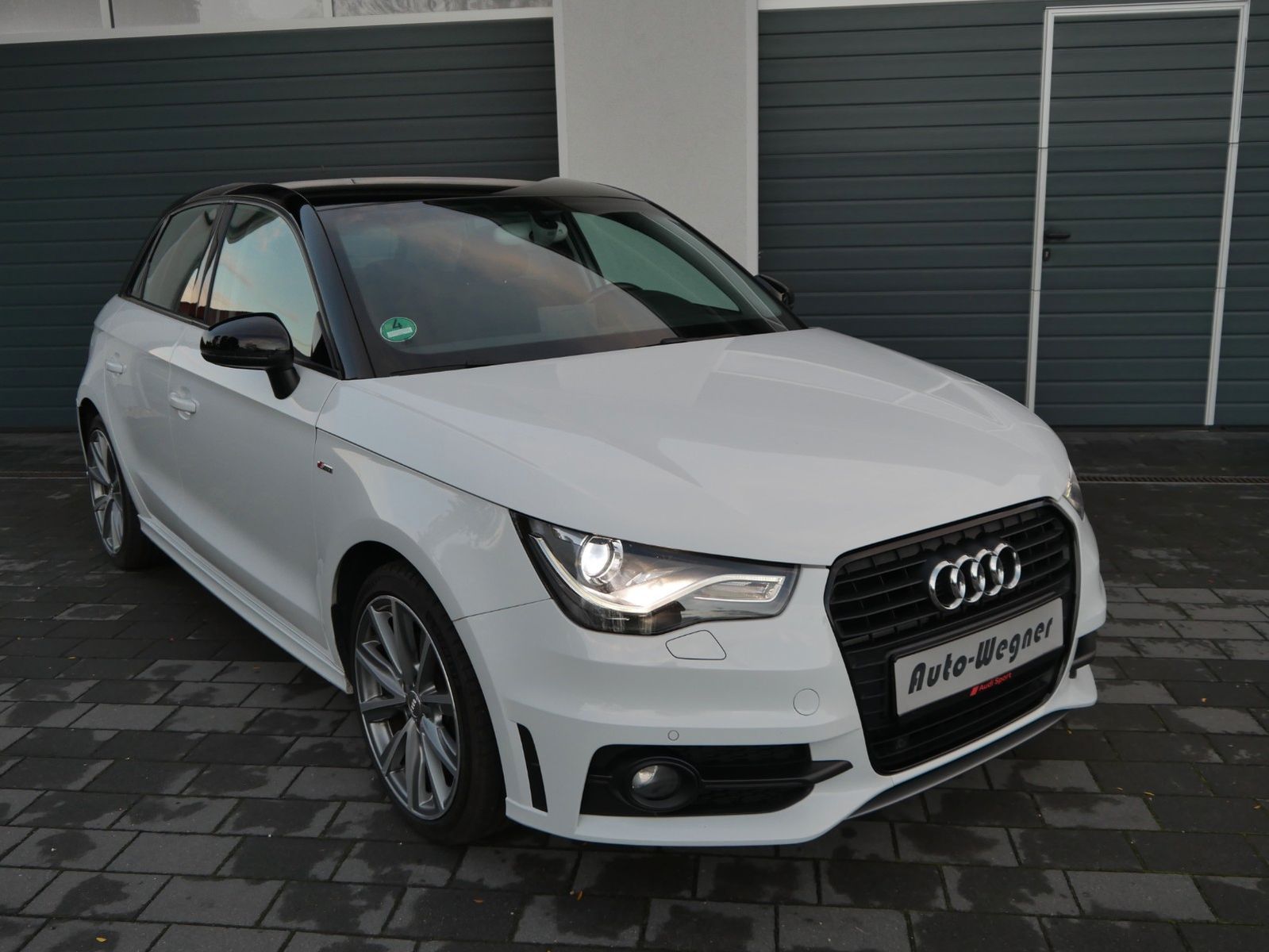 Audi A1 Sportback 1.4 TFSI S-tronic S-Line Xenon Navi