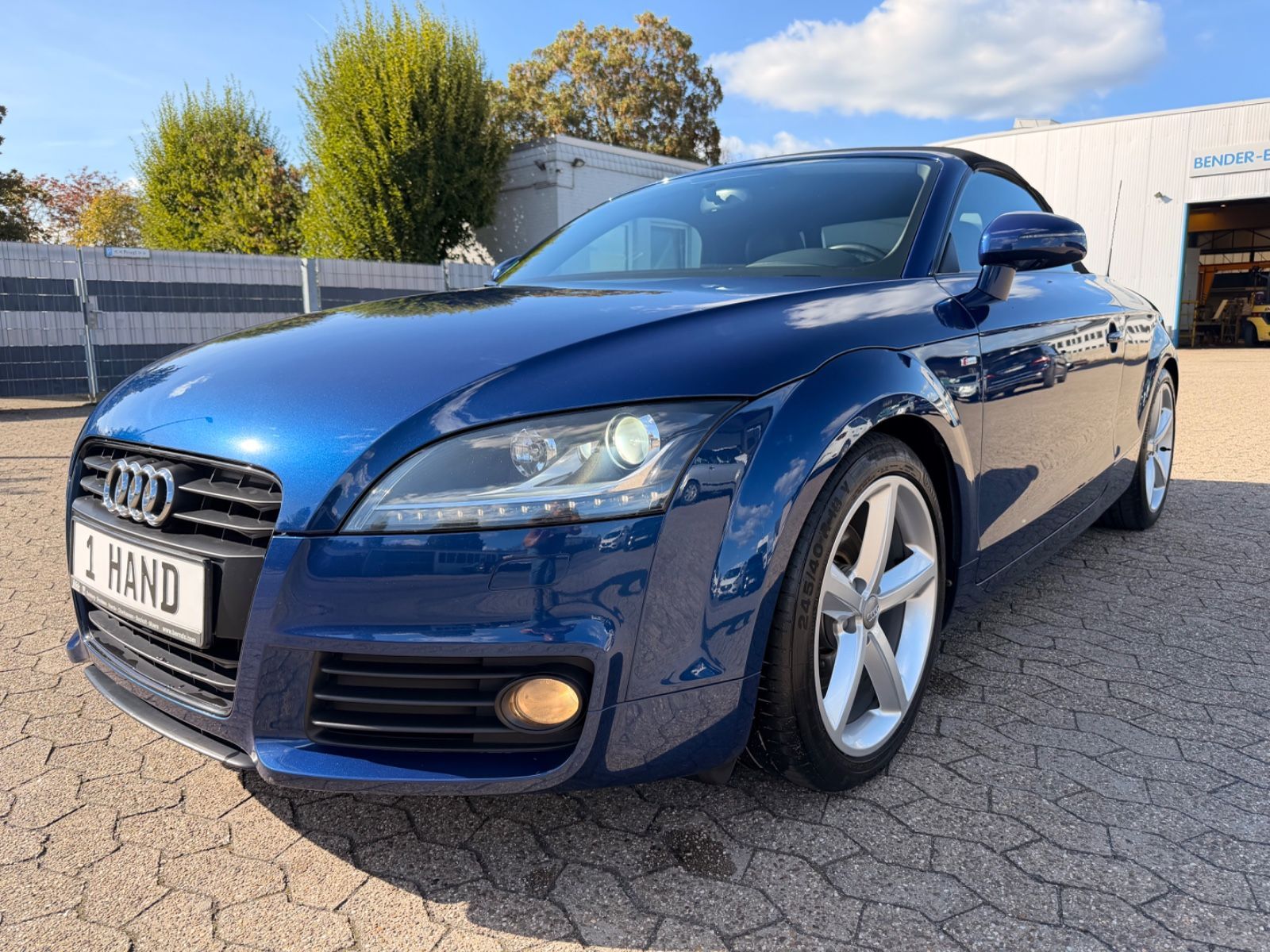 Audi TT Roadster 1.8 TFSI S-Line/1.HD/NAV/LED/PDC/TOP