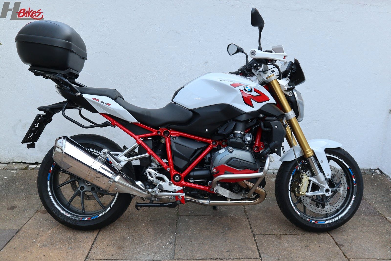 BMW R 1200 R LC mit Gewährleistung und Kiste Bier