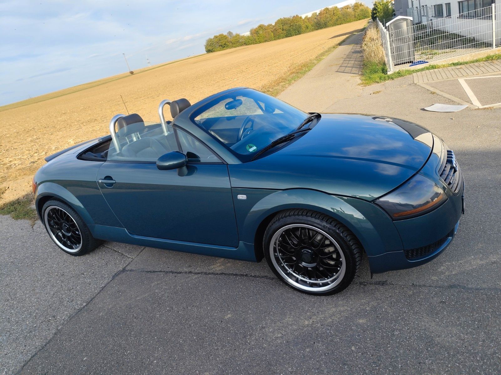 Audi TT Roadster 1.8T quattro 132 kW -