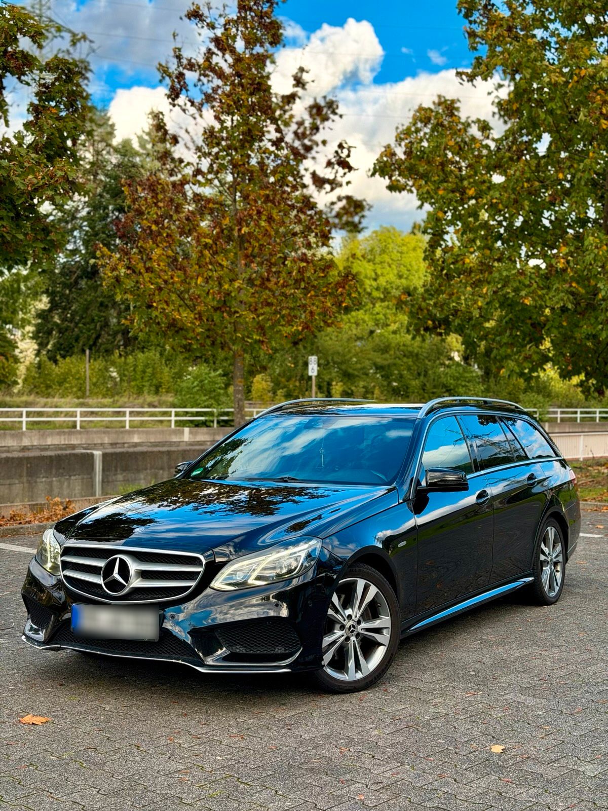 Mercedes-Benz E klasse 220 d AMG gepflegter Zustand