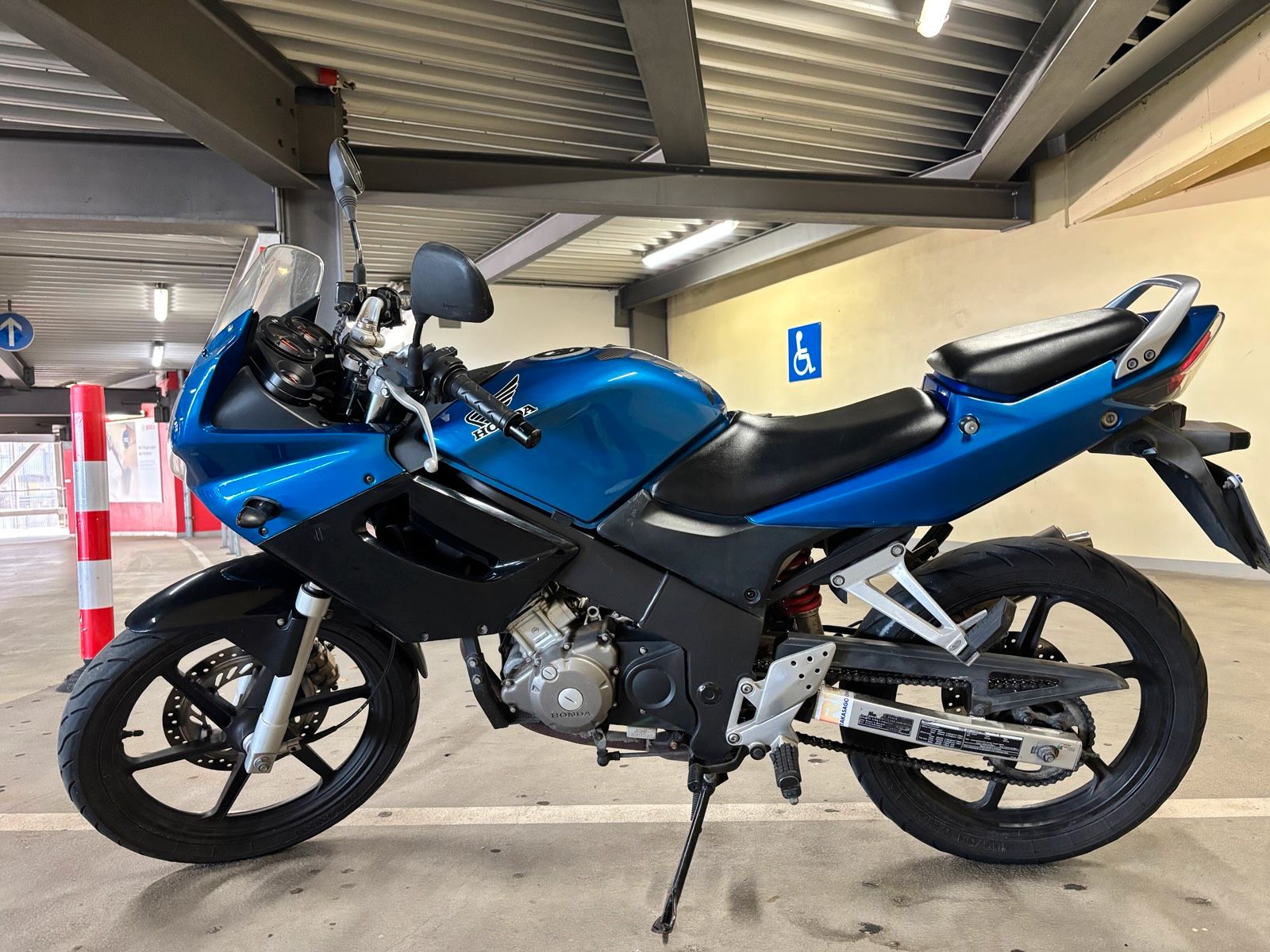 Honda CBR 125R JC34 2006 Motorrad 125ccm Blau