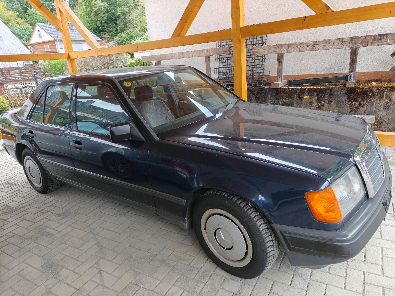 Mercedes Benz W124 Oldtimer