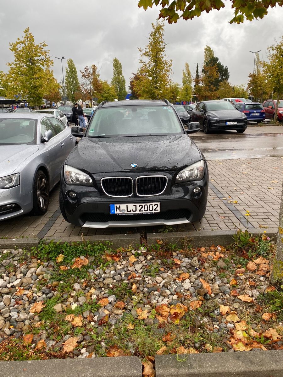 BMW BMW X1 sDrive18i (E84) | HU NEU 03/2028 | Steuer