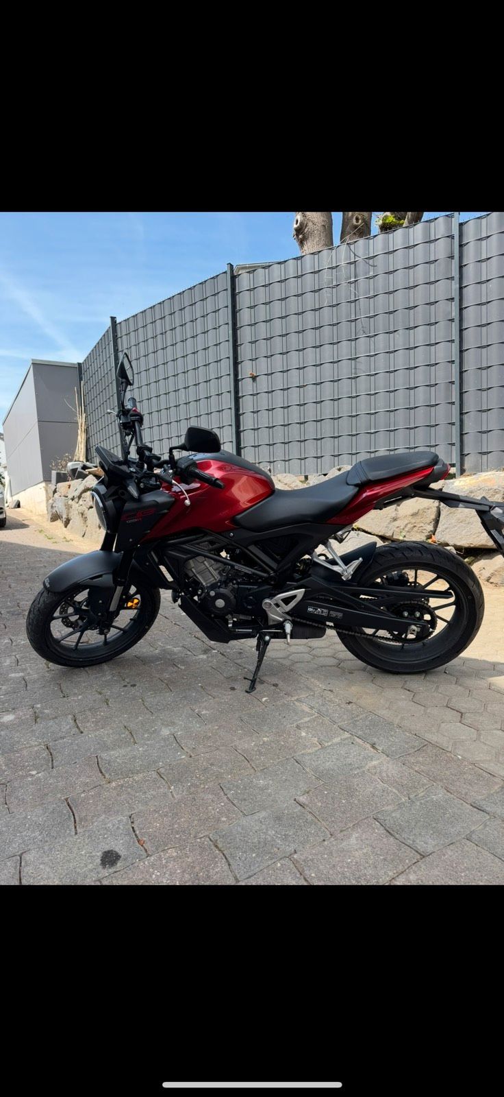 Honda CB125R mit 5 Jahren Garantie