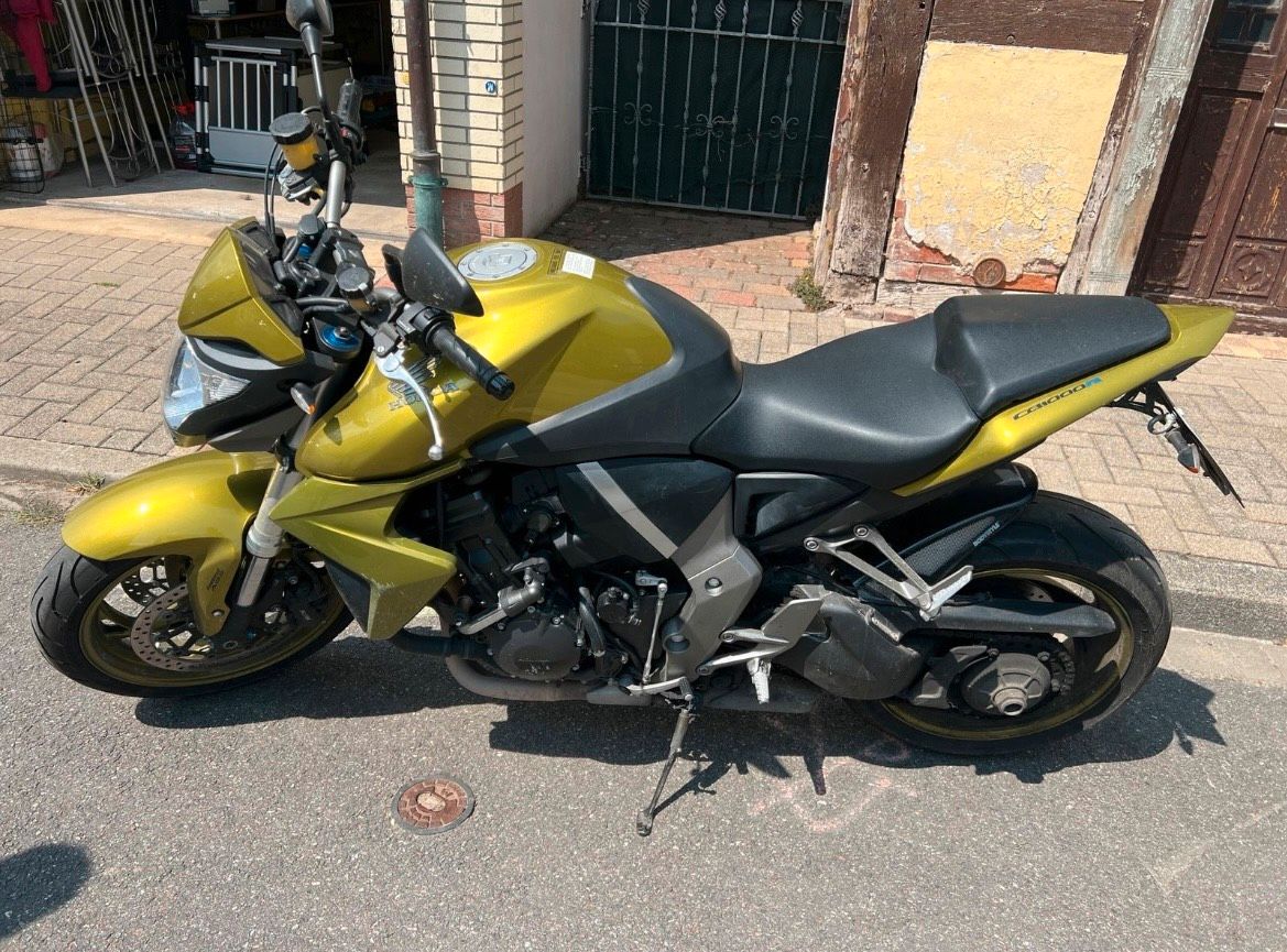 Honda CB1000R | TÜV 04/2028 | IXIL | CoC + ABE | 40.501 km