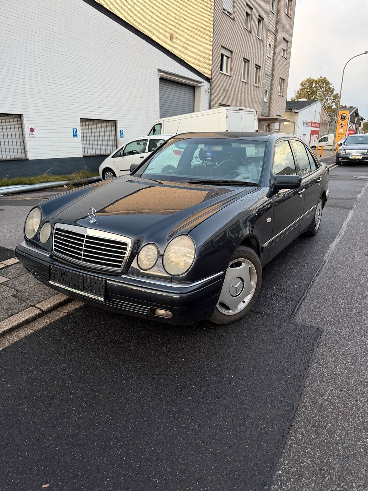 Mercedes-Benz E-Klasse E300 TD Avantgarde