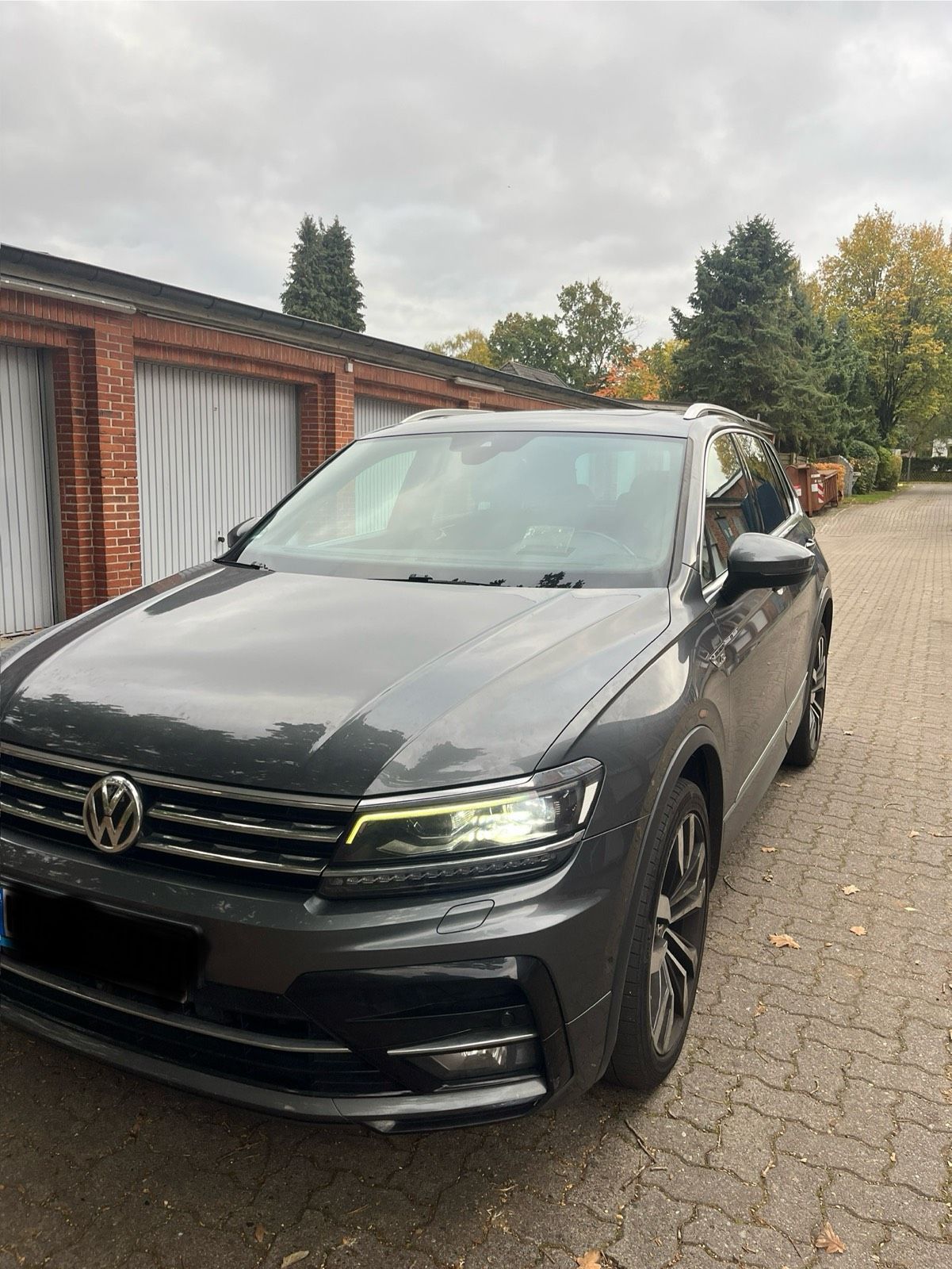 VW Tiguan R-Line 4 Motion 240PS Vollausgestattet