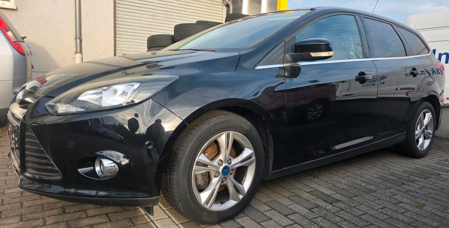Ford Focus 1.0 Ecoboost Turnier Champions League Navi Parkpilot