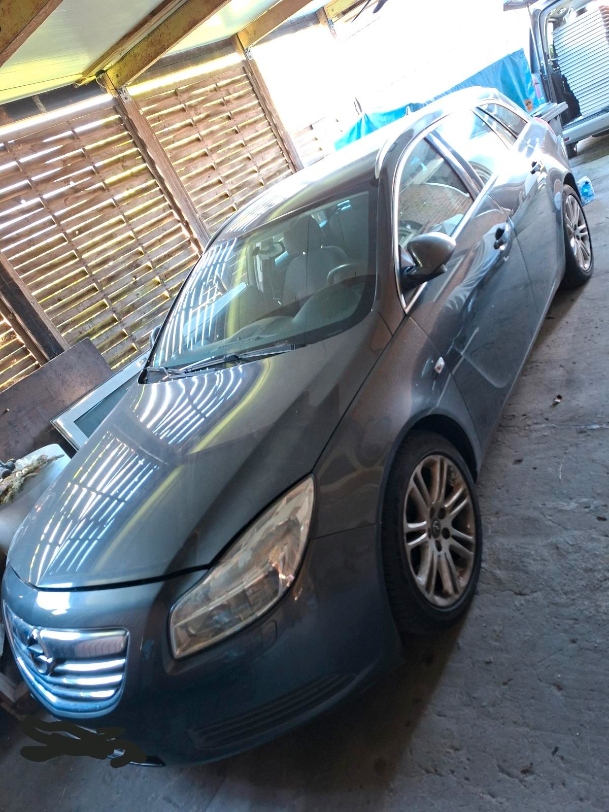 Opel Insignia Sporttourer EcoFlex 2,0Ltr 131PS an Bastler