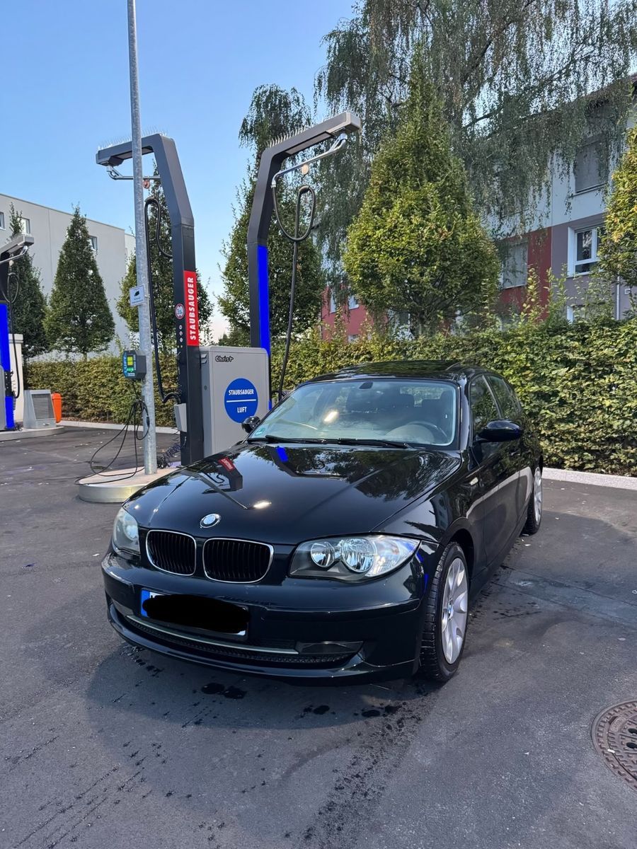 BMW BMW 1er Schwarz | 122 PS | Navigation | Bordcomp