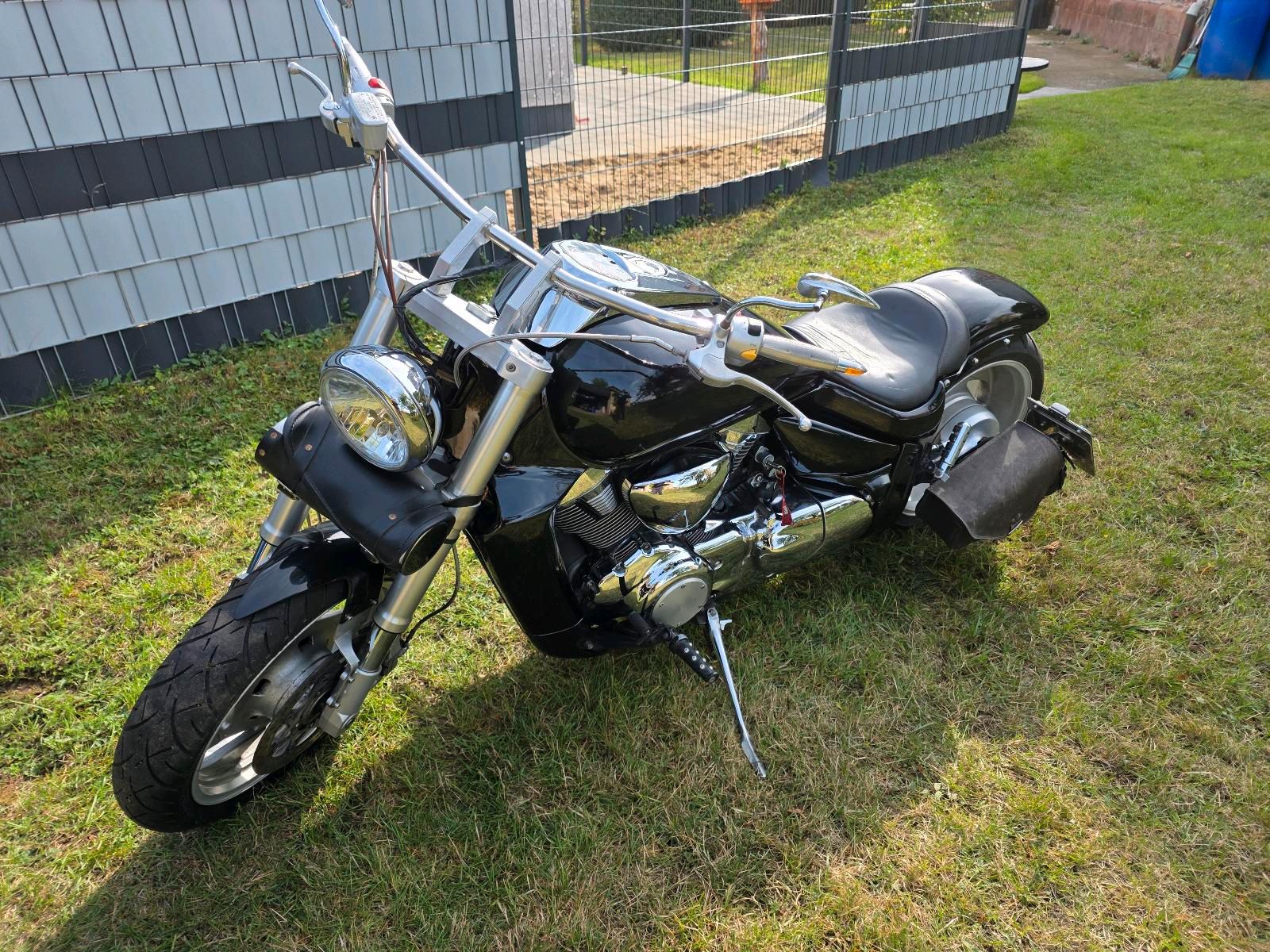 Suzuki Intruder VZR 1800 TÜV 8/28