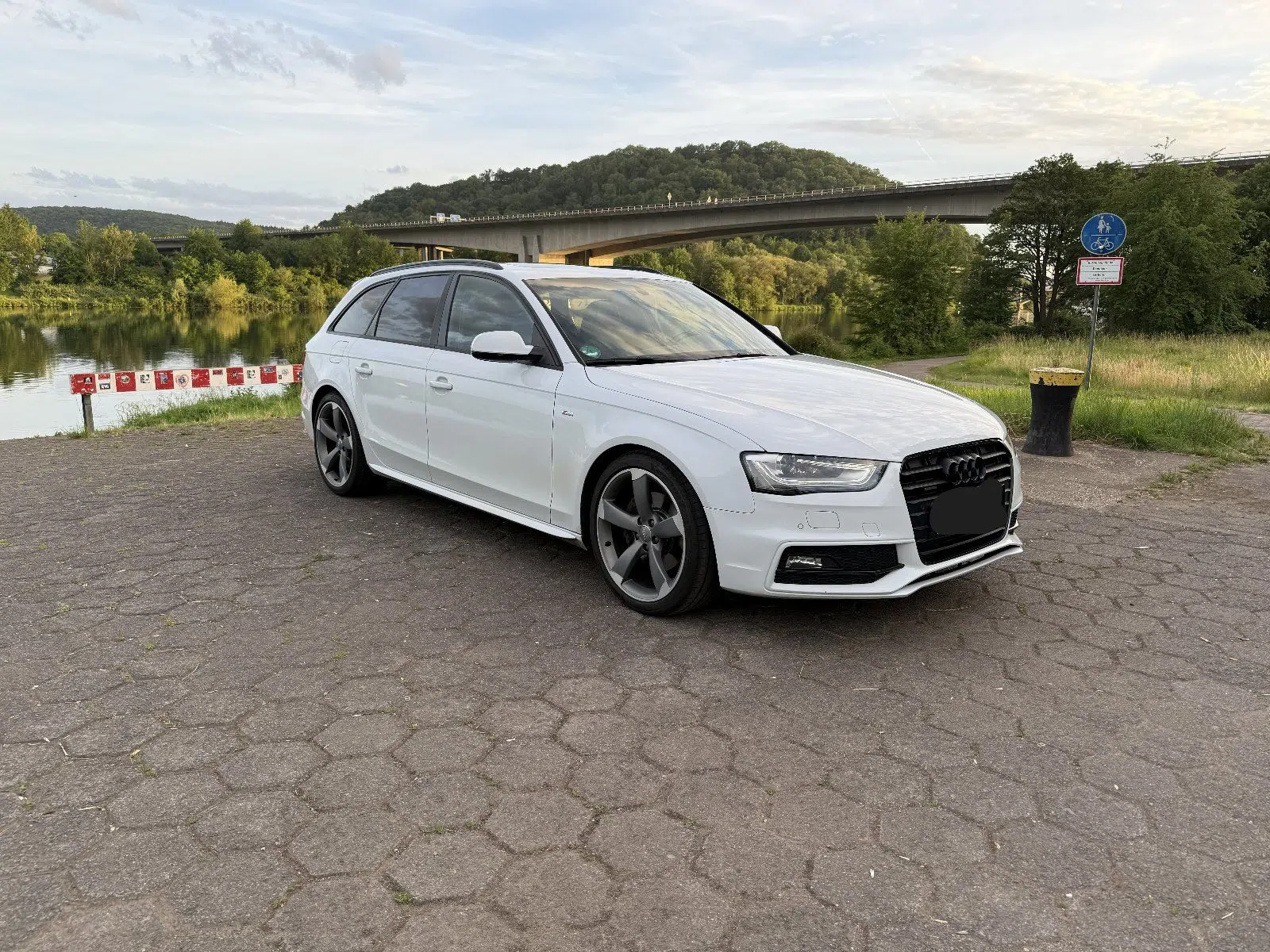 Audi A4 8K B8 3.0 TDI quattro S line Avant B&O Bi-Xenon AHK