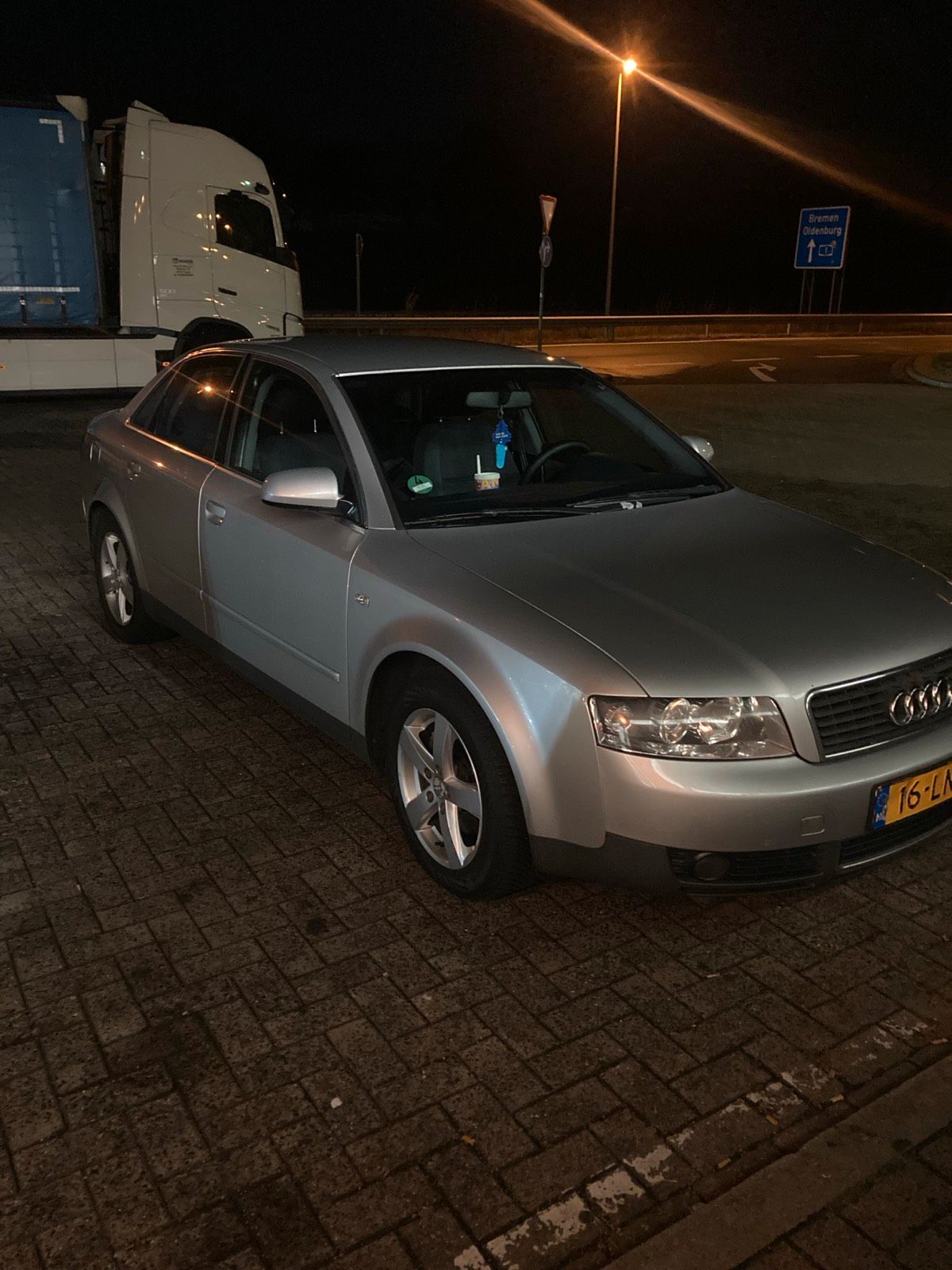 Ich verkaufe einen niederländischen Audi A4