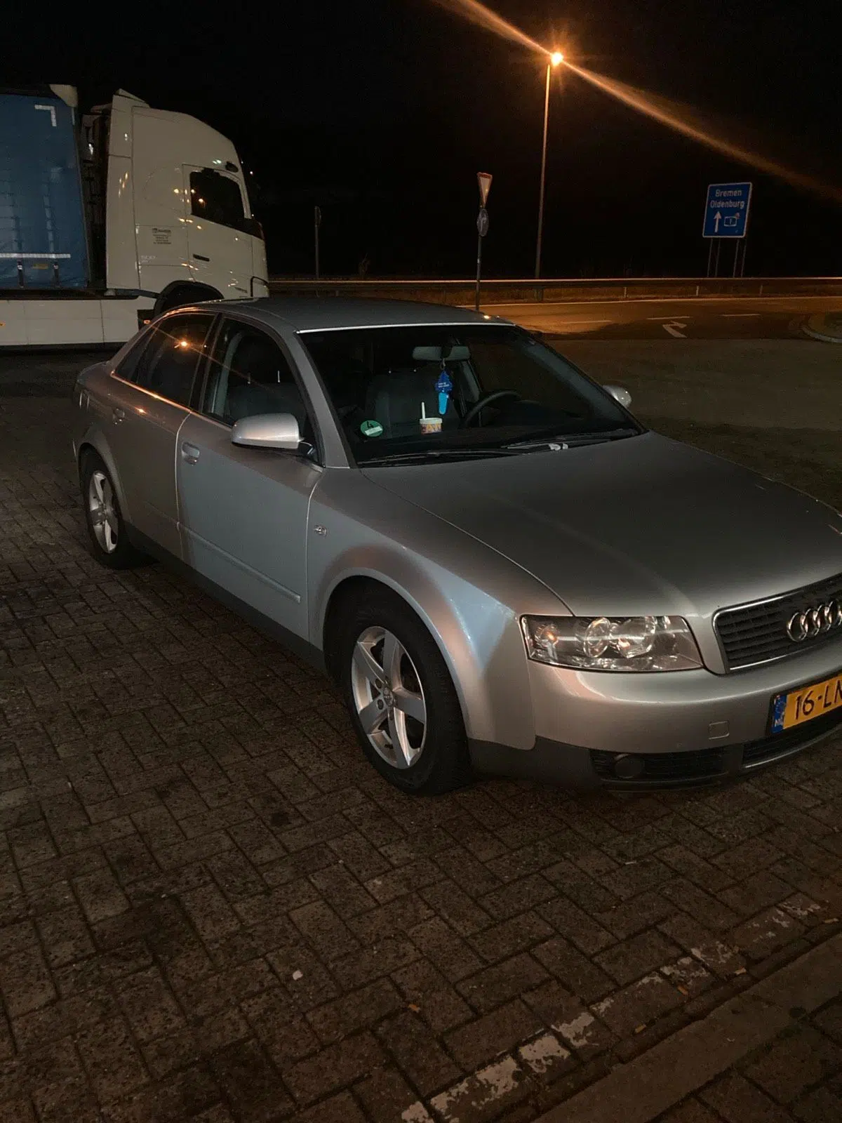 Ich verkaufe einen niederländischen Audi A4