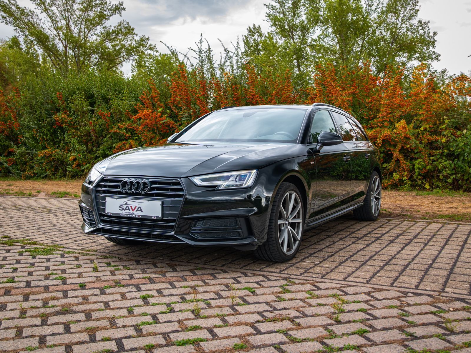 Audi A4 Avant sport/ TÜV NEU/ LED/ S-Line